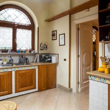 Palazzo P D'ajmo - Dimora Storica Villa