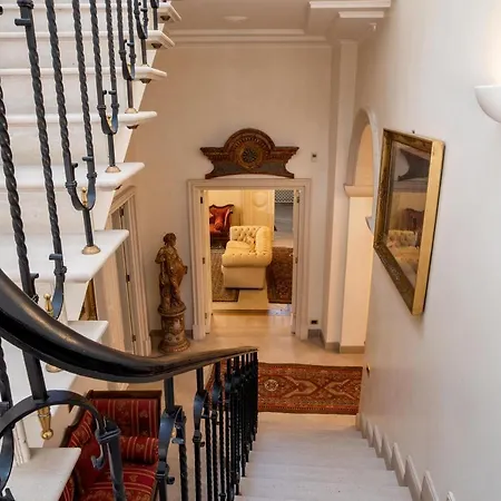 Palazzo P D'ajmo - Dimora Storica Villa Lecce