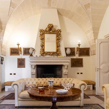Palazzo P D'ajmo - Dimora Storica Villa Lecce