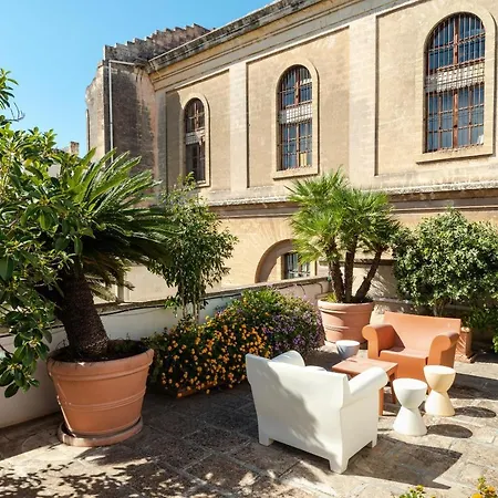 Palazzo P D'ajmo - Dimora Storica Villa Lecce