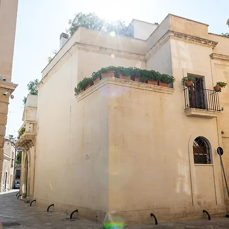 Palazzo P D'ajmo - Dimora Storica Villa Lecce
