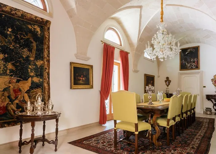 Palazzo P D'ajmo - Dimora Storica 莱切