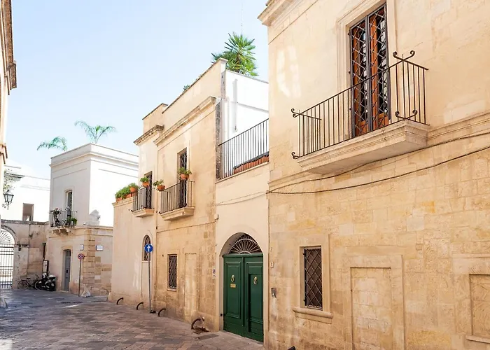 Palazzo P D'ajmo - Dimora Storica Villa Lecce