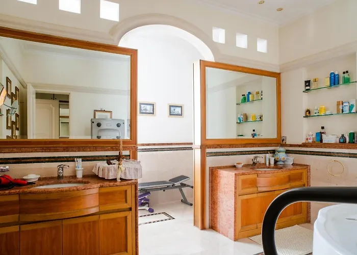 Palazzo P D'ajmo - Dimora Storica Villa