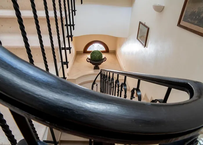 Palazzo P D'ajmo - Dimora Storica Villa