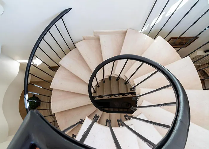 Palazzo P D'ajmo - Dimora Storica